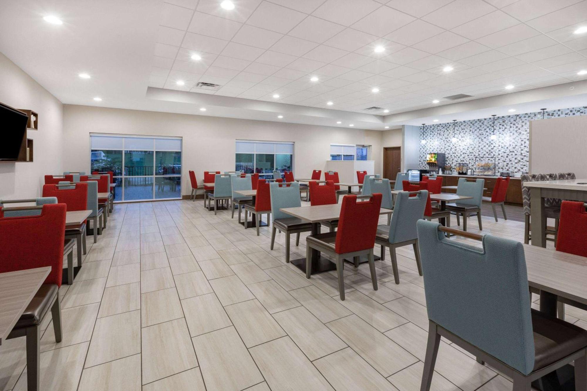La Quinta Inn & Suites By Wyndham Jackson-Cape Girardeau المظهر الخارجي الصورة
