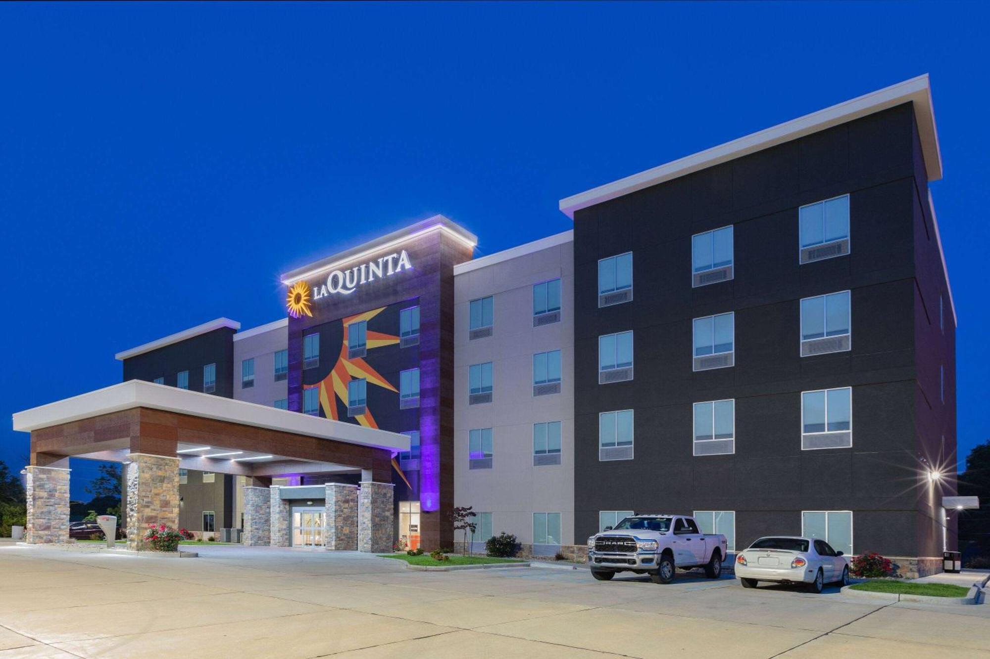 La Quinta Inn & Suites By Wyndham Jackson-Cape Girardeau المظهر الخارجي الصورة