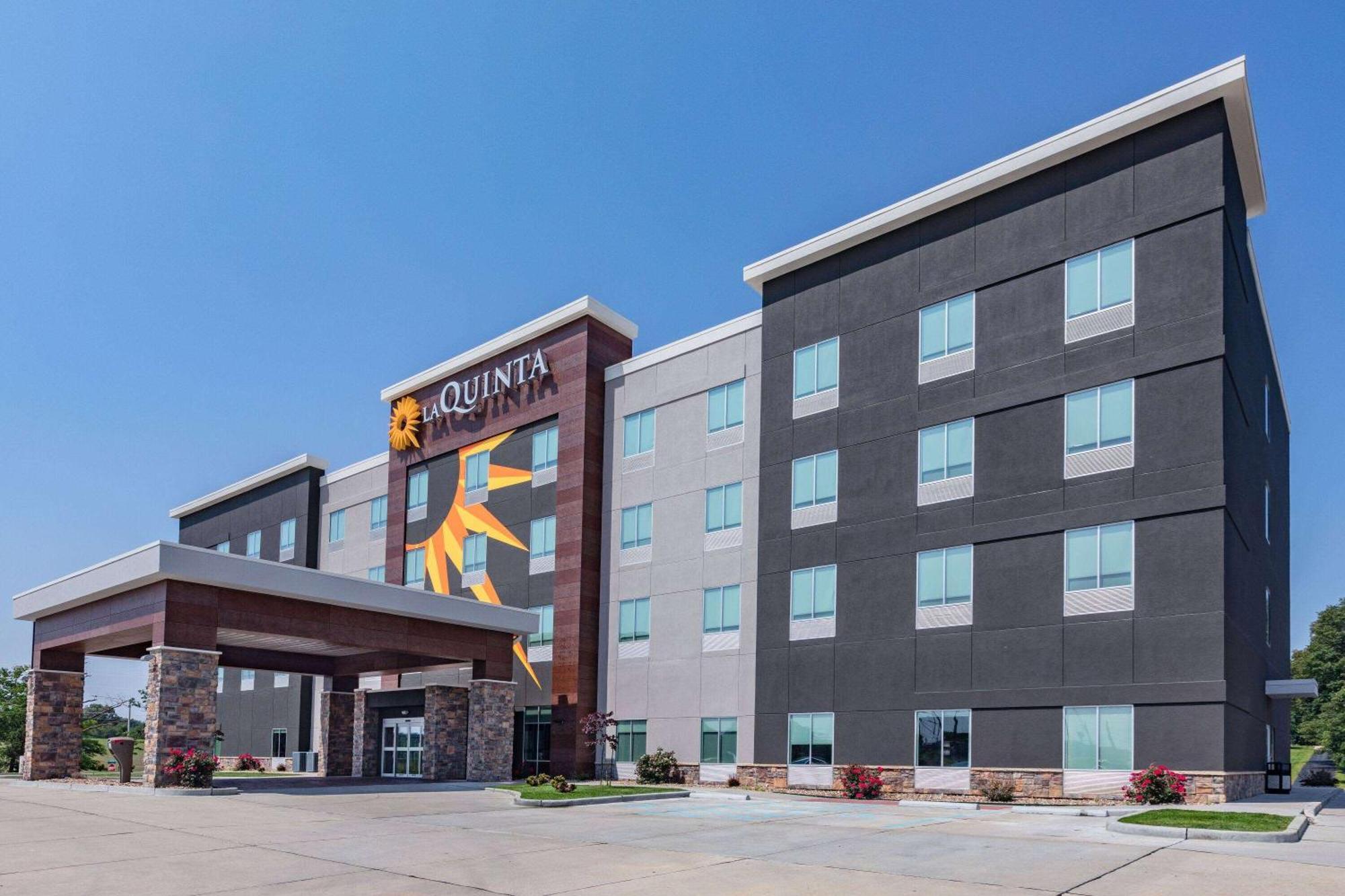 La Quinta Inn & Suites By Wyndham Jackson-Cape Girardeau المظهر الخارجي الصورة